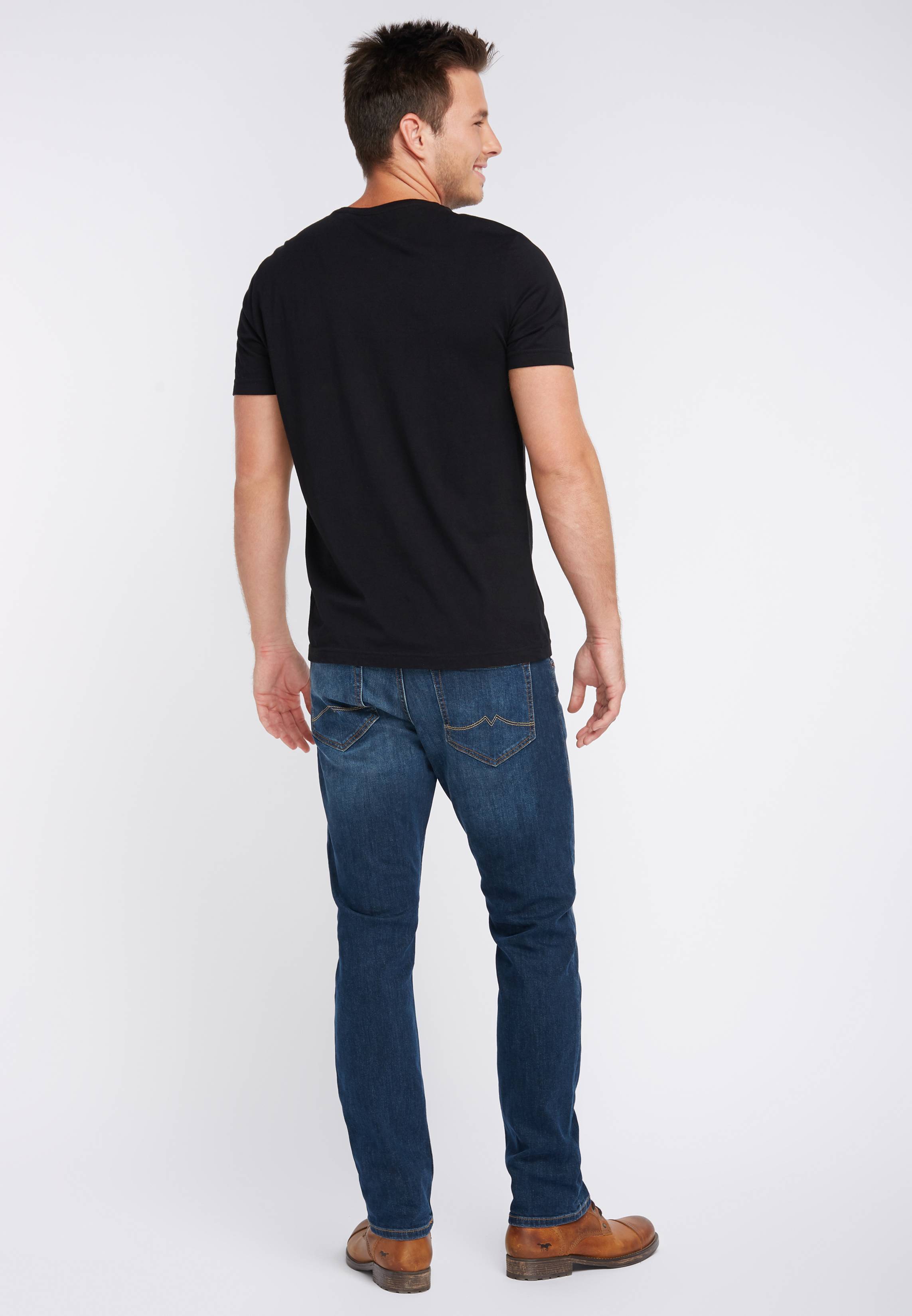 Hosen, Jeans, T-shirt, Person, Stehend